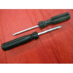 TOOL SCREWDRIVER PHILLIPS HEAD or ELECTRICIANS TIP 5"